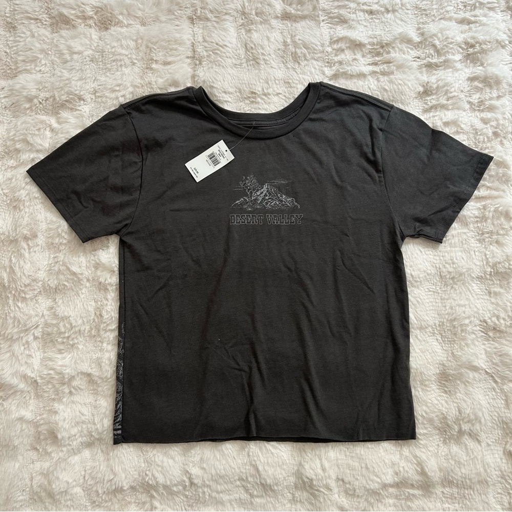 Modish Rebel Desert Valley Graphic Crop Tee – Dark Grey NWT Size Women’s Medium